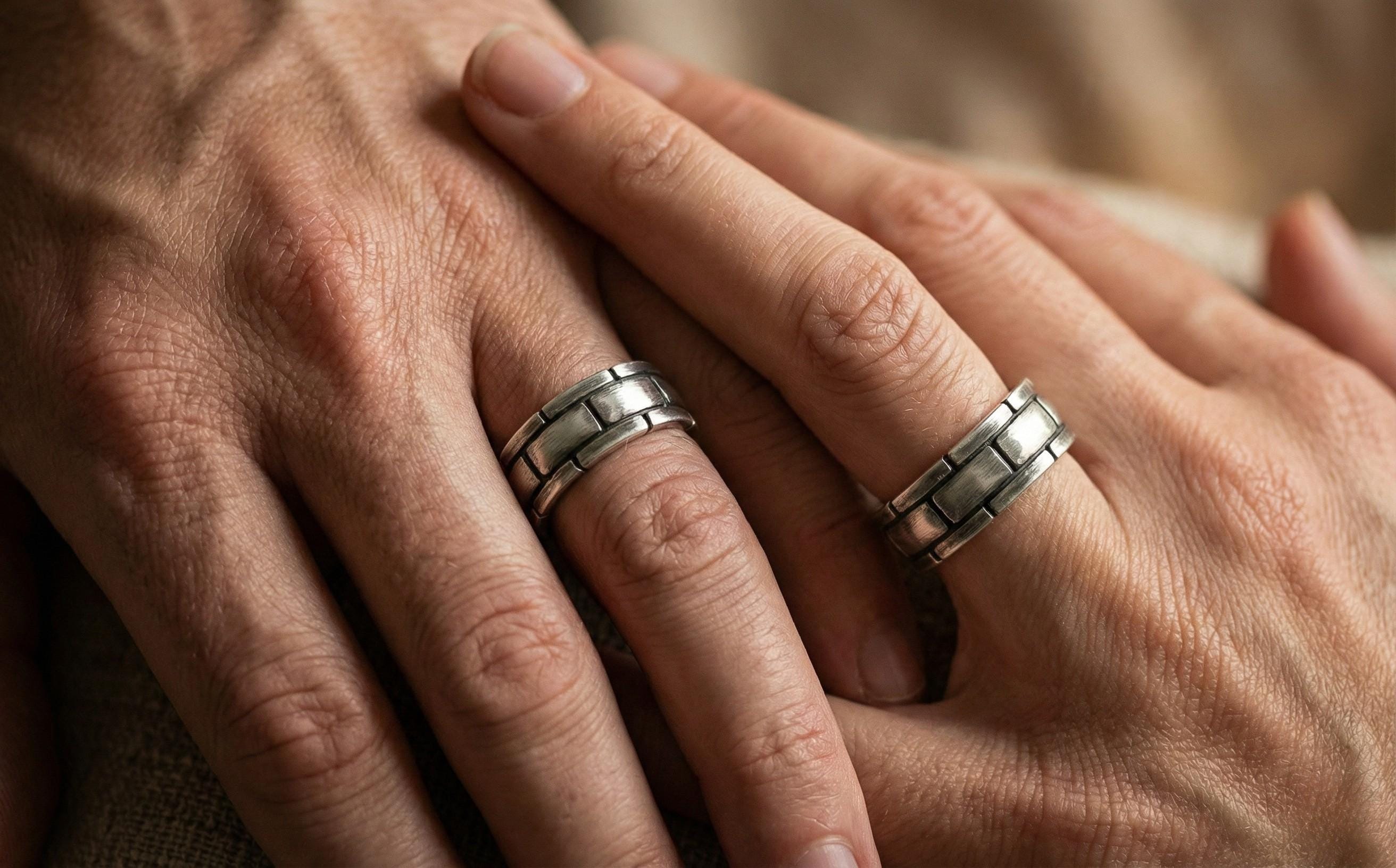 Saat Kordon Stili Gümüş Yüzük – Unisex 925 Ayar Oksitlenmiş Yüzük