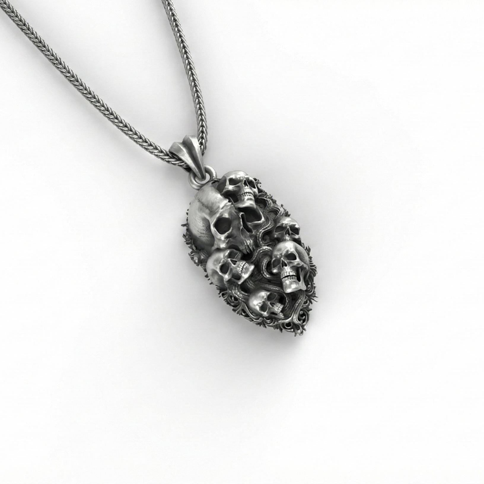 Gotik Kafatası Ve Yılan Temalı Gümüş Kolye