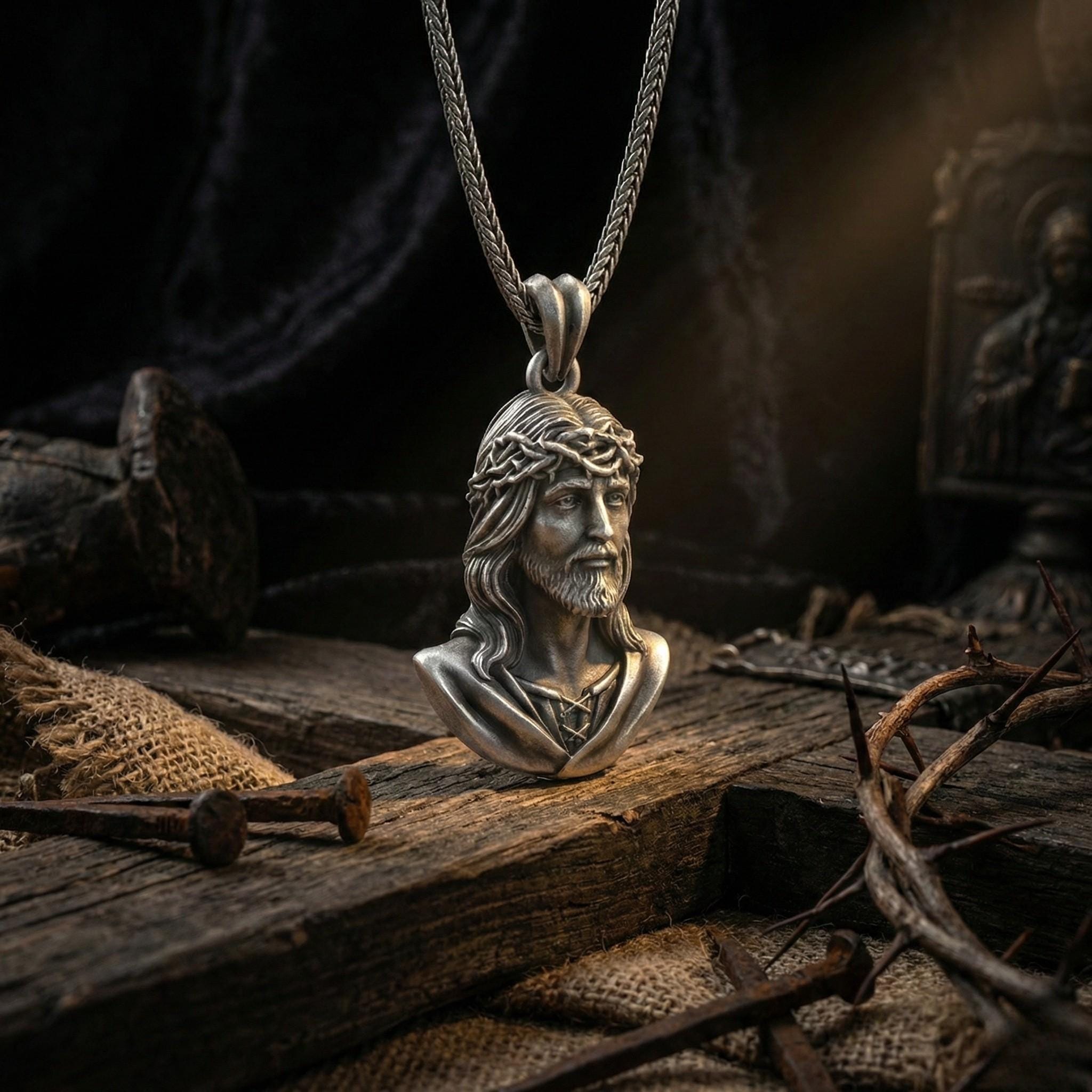 Antik Gümüş İsa Büstü Kolye Hristiyan Dini Madalyon Takı