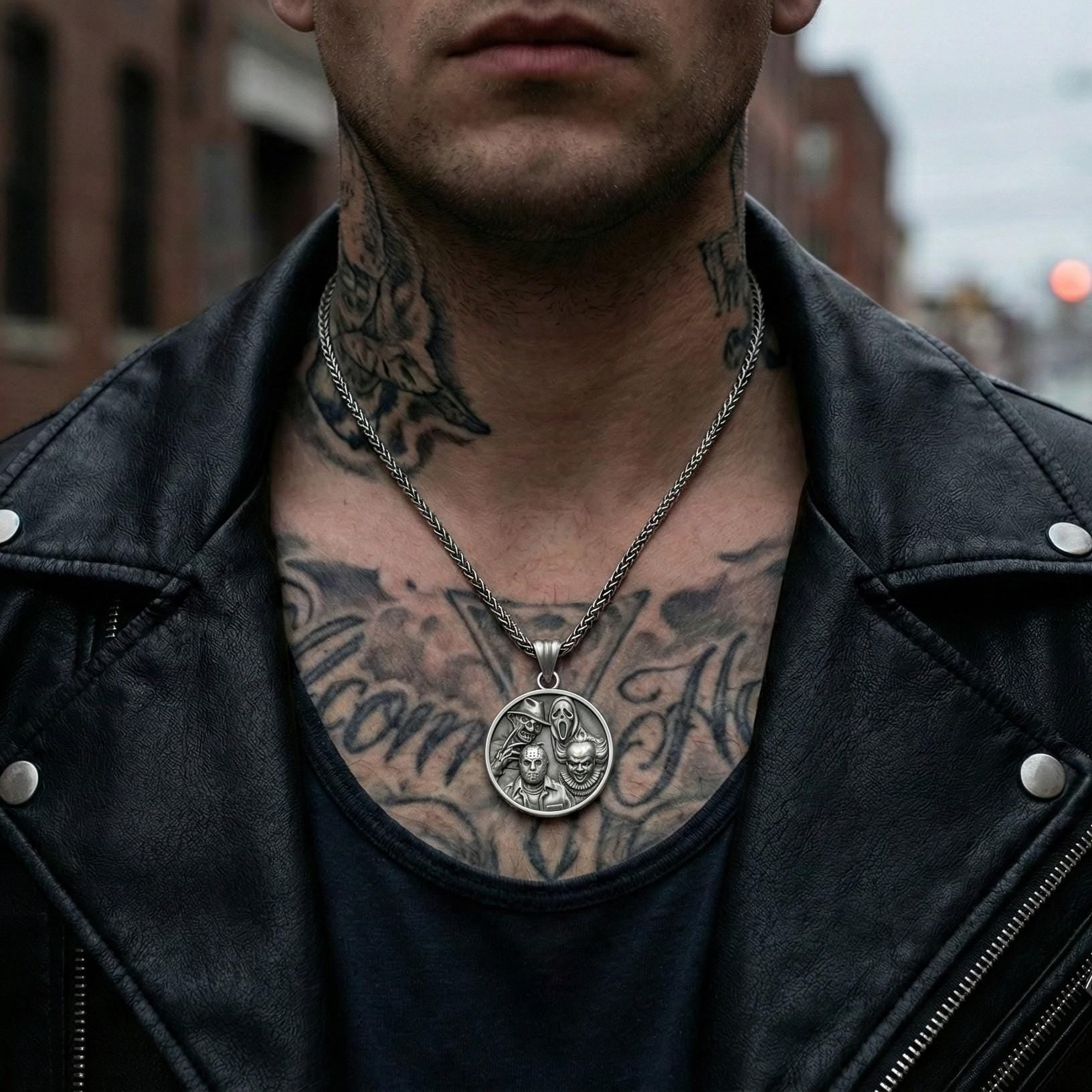 Gümüş Korku Filmi Karakterleri Kolyesi