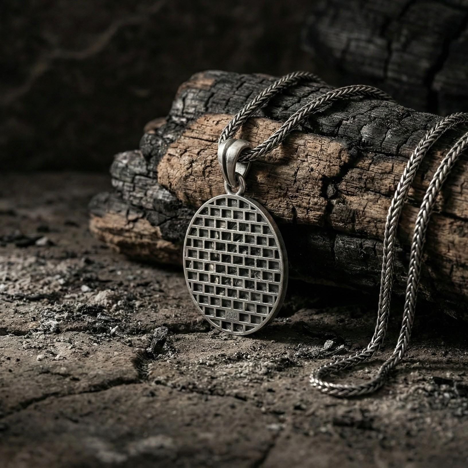 Gotik Kafatası Gümüş Korku Temalı Kolye