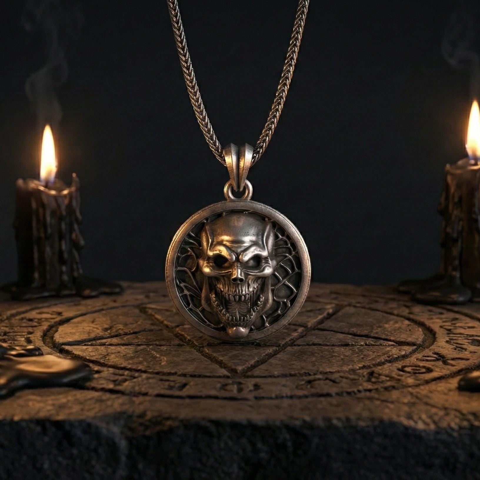 Canavar Kafası Kolye Oksitlenmiş Gümüş Korku Temalı Takı