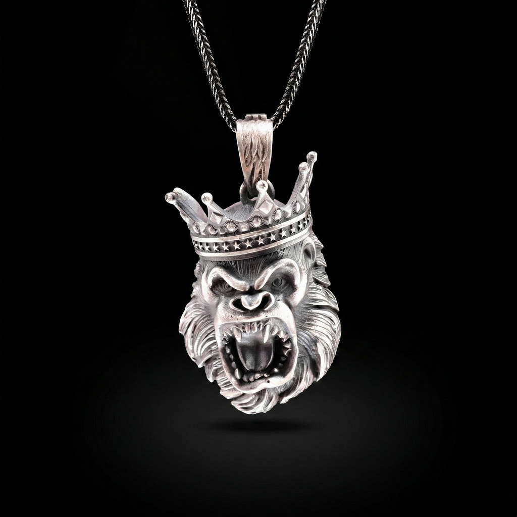 Goril Kolye: El Yapımı Oksitli 925 Ayar Gümüş Erkek Takısı