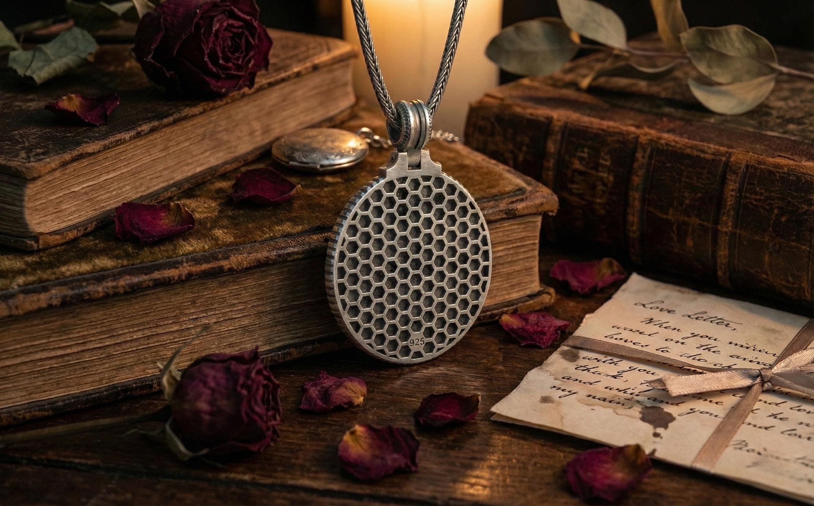 Gümüş Sarılan İskelet Çift Kolye Gotik Takı