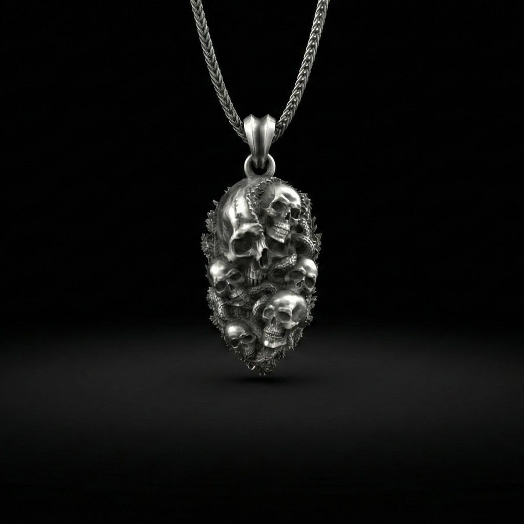 Gotik Kafatası Ve Yılan Temalı Gümüş Kolye