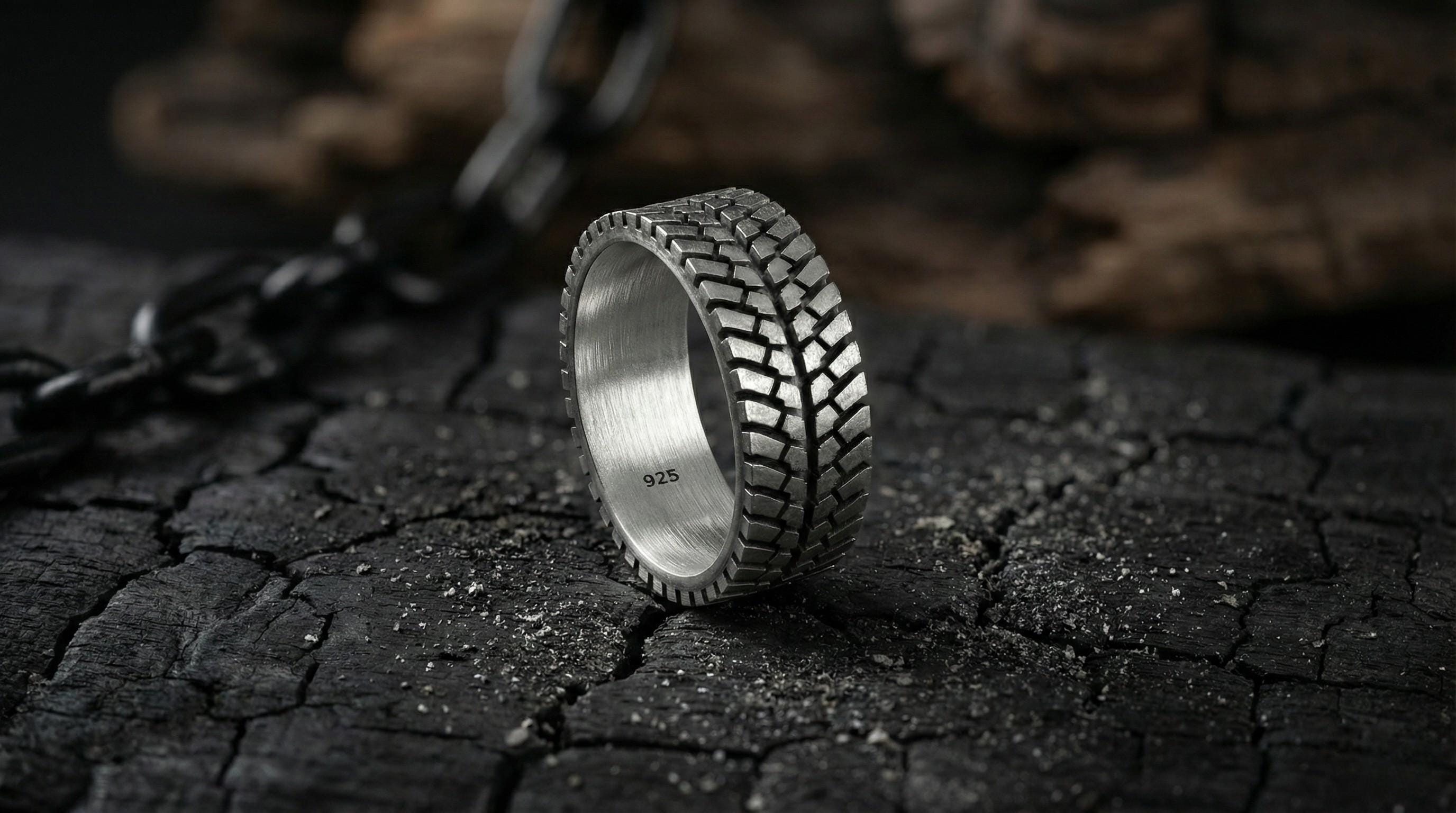 Lastik Desenli Gümüş Yüzük – 925 Ayar Oksitlenmiş Alyans