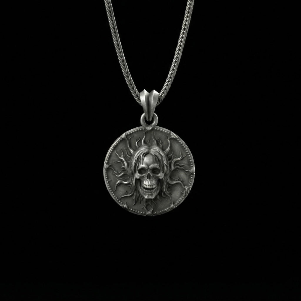 Gotik Kafatası Gümüş Korku Temalı Kolye