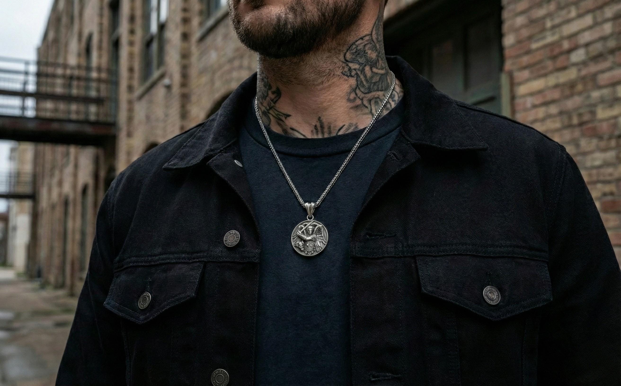 Başmelek Mikail Kolye Antik Gümüş Aziz Mikail Madalyası