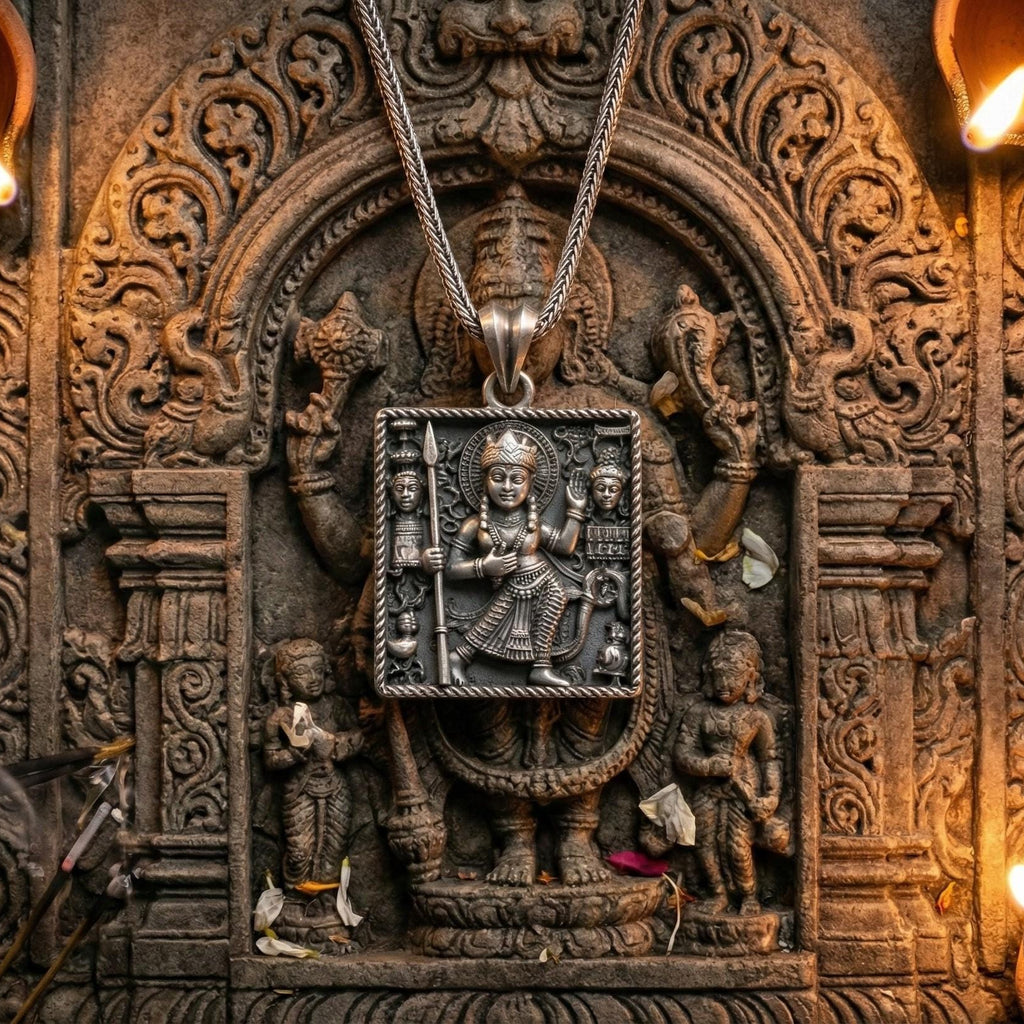 Durga Tanrıçası Kolye Ucu, Oksitlenmiş Gümüş Hindu Takısı