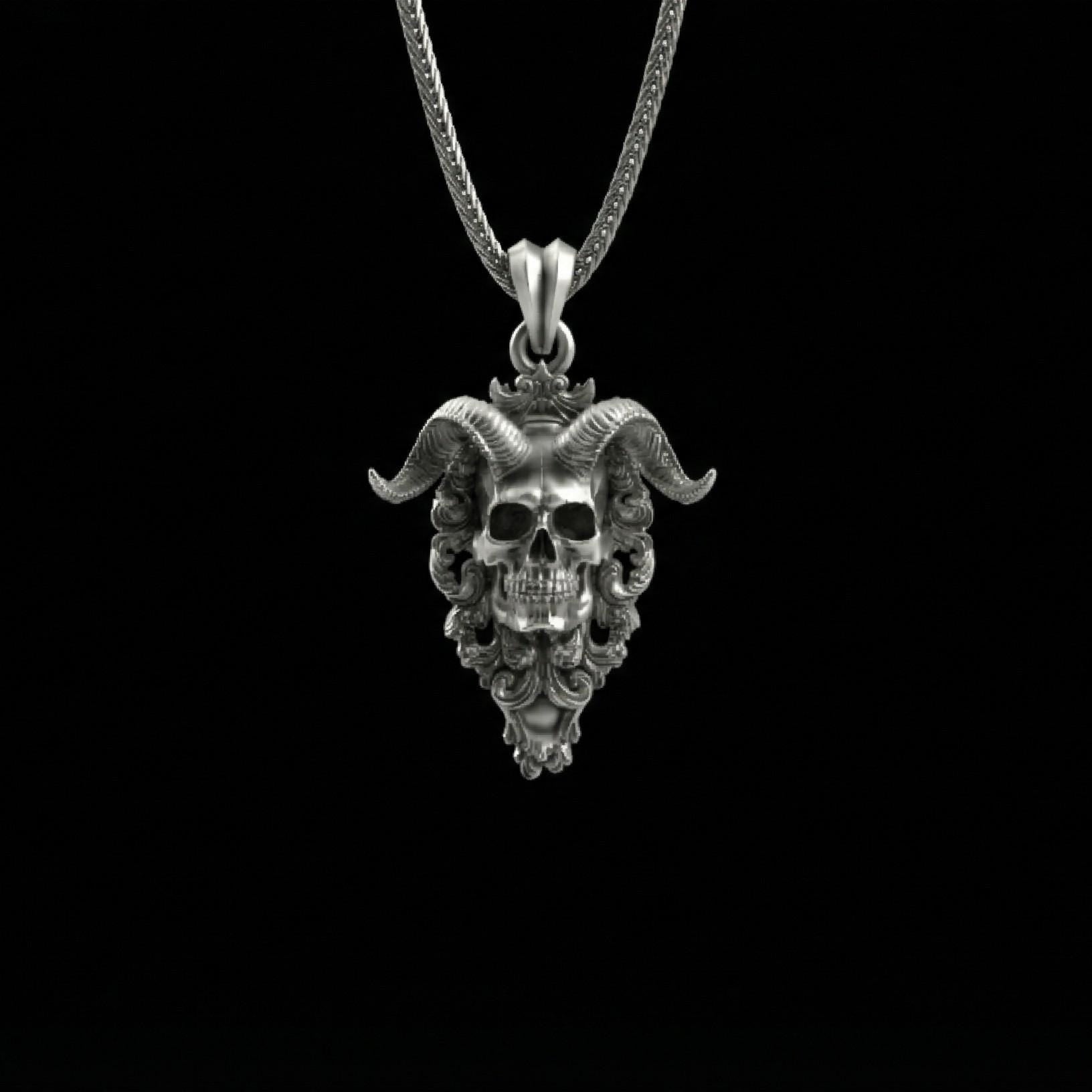 Boynuzlu Şeytan Kafatası Gümüş Kolye