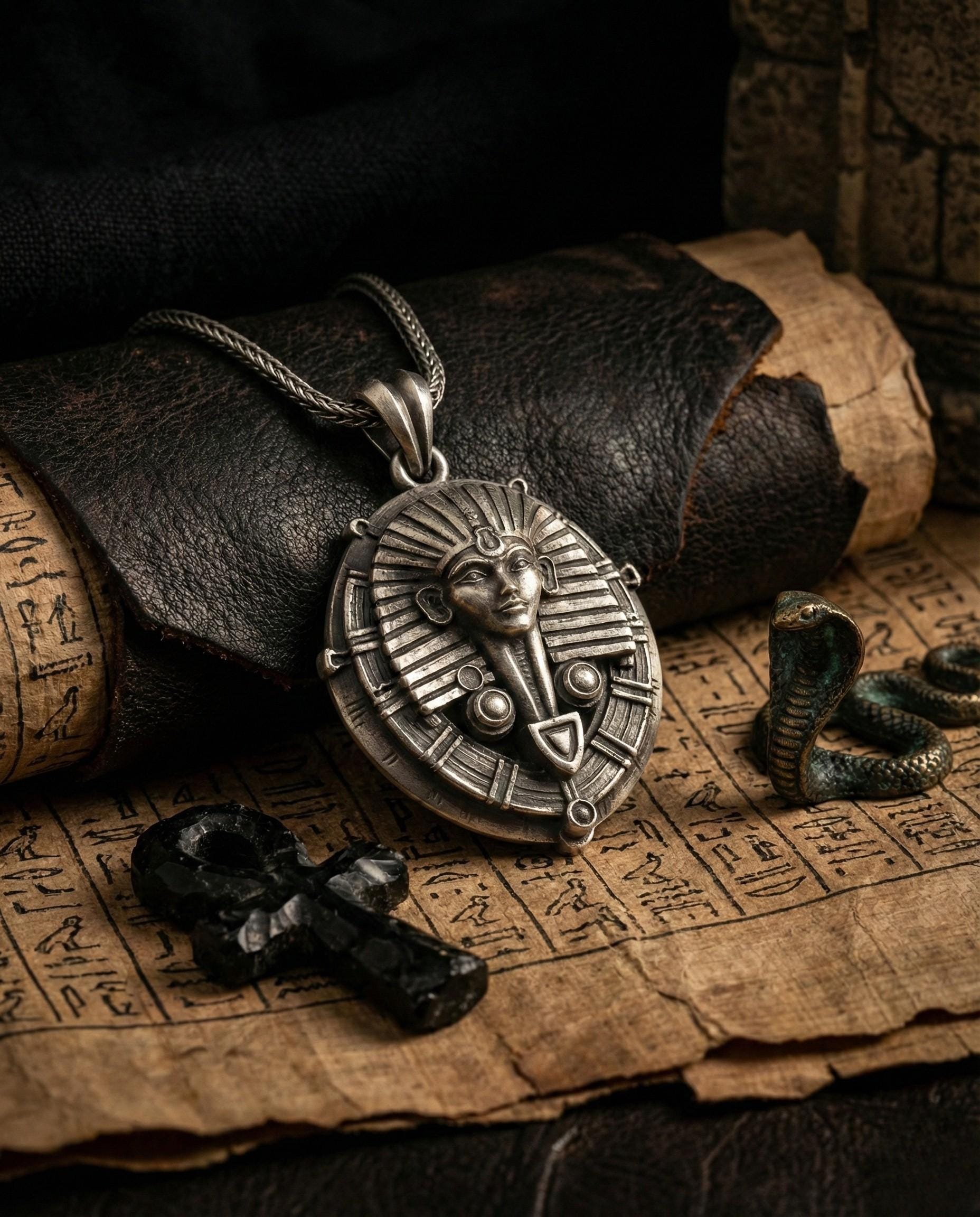 Gümüş Mısır Firavunu Kolye Antik Sembol Madalyon Takı