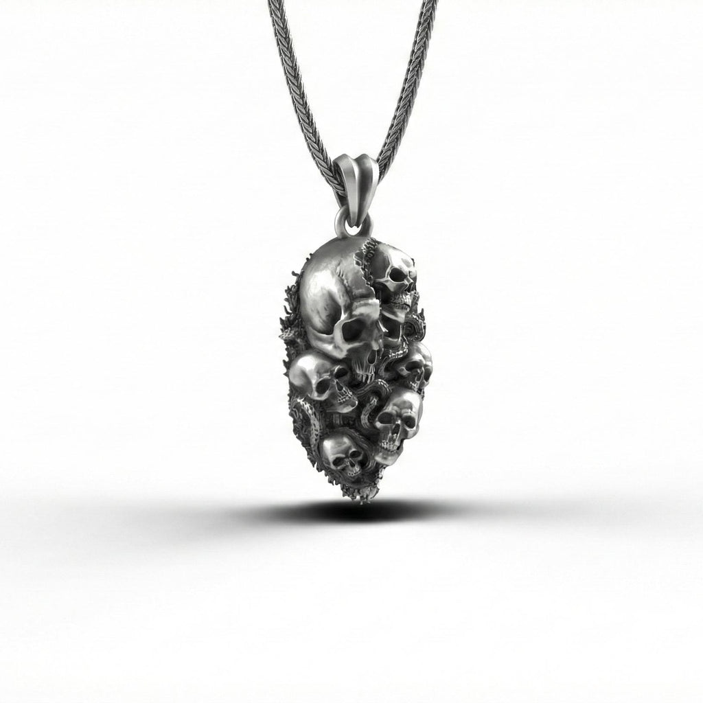 Gotik Kafatası Ve Yılan Temalı Gümüş Kolye