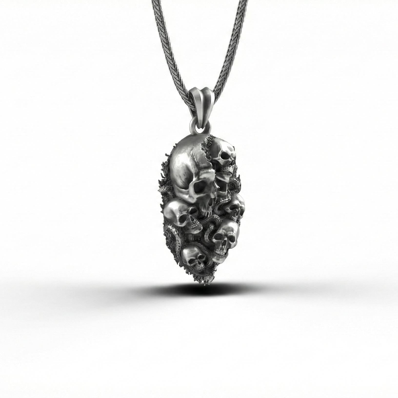 Gotik Kafatası Ve Yılan Temalı Gümüş Kolye