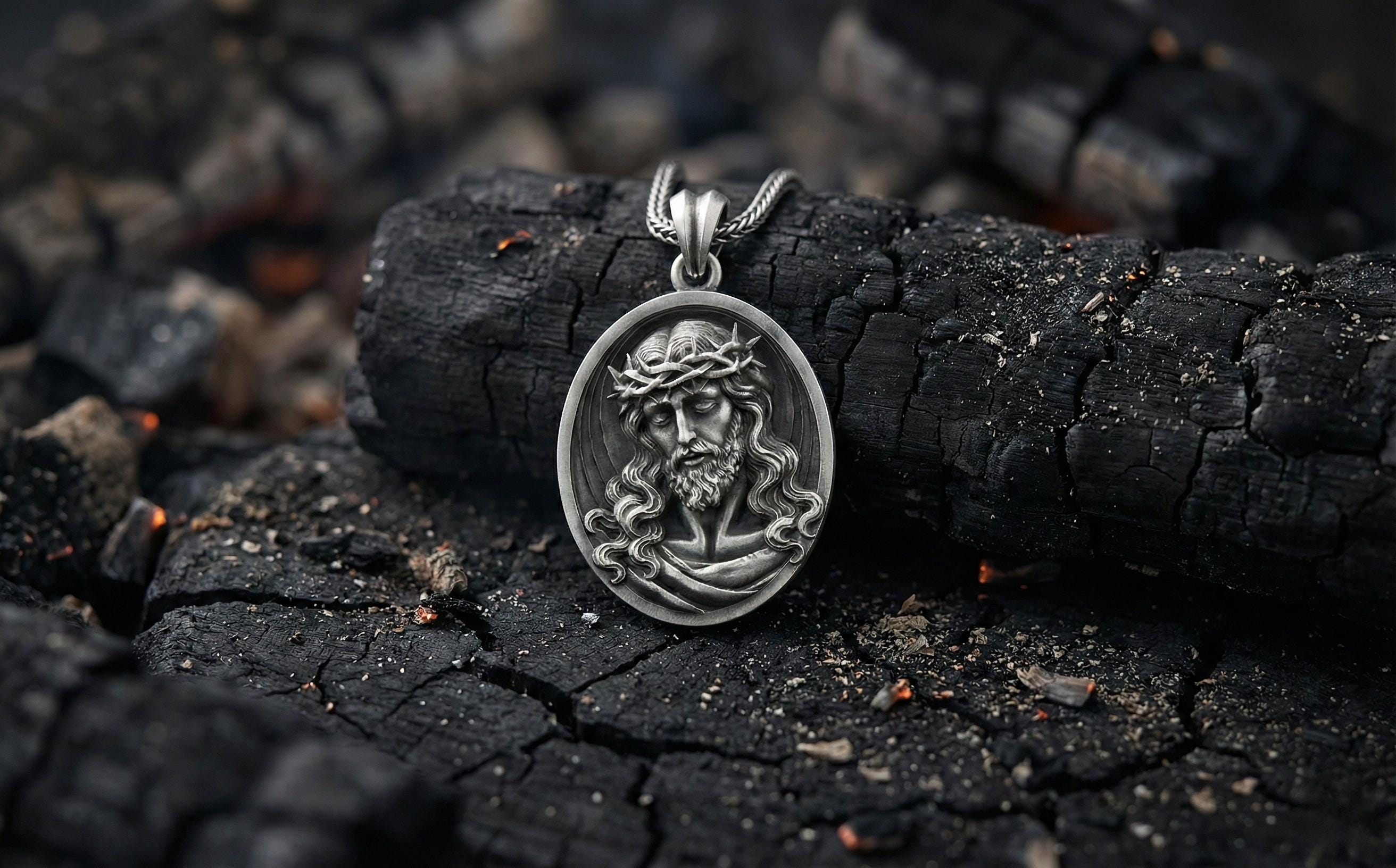 Gümüş İsa Mesih Madalyon Kolye Hristiyan Dini Takı