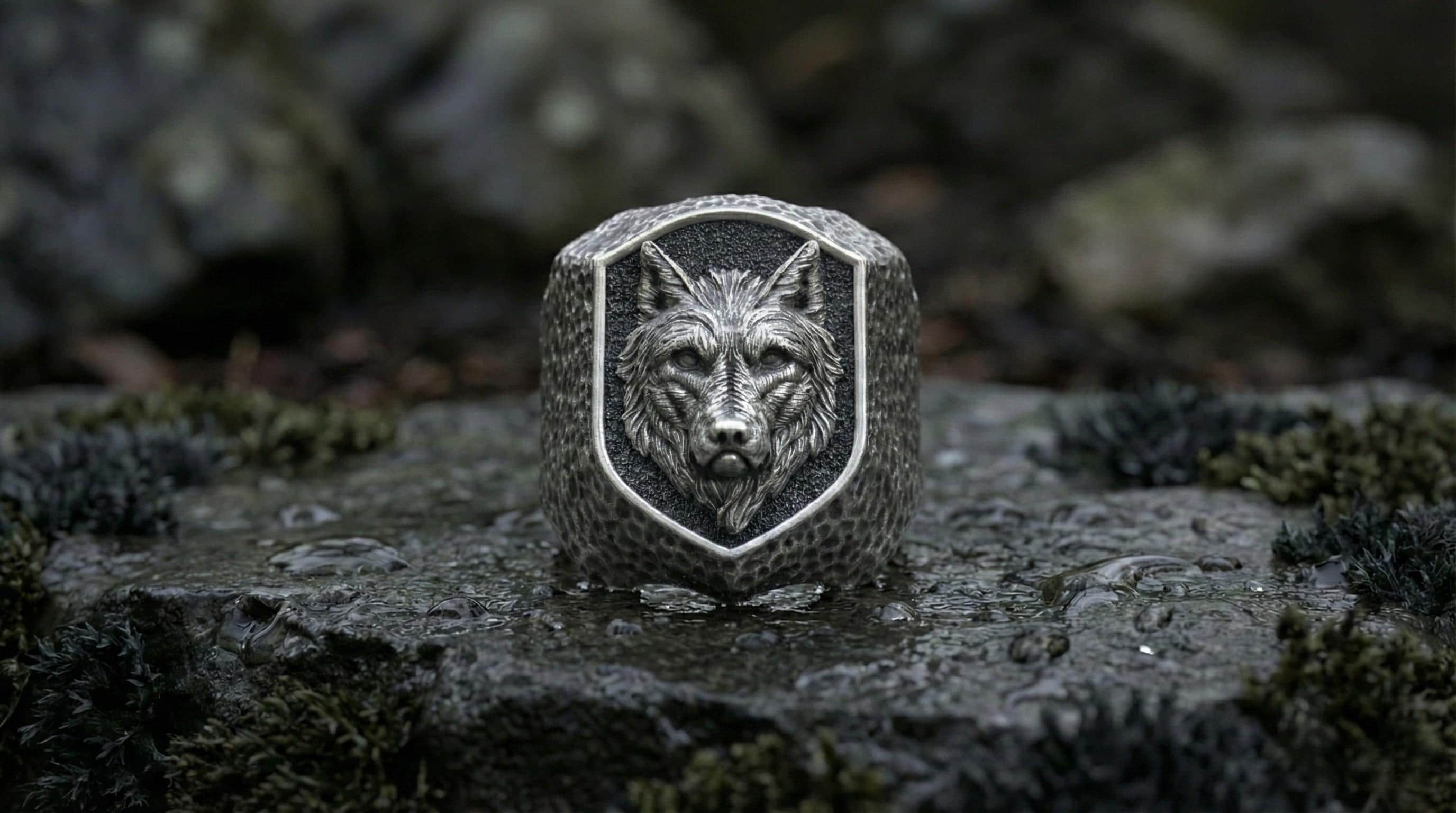 Erkekler için Gümüş Kurt Yüzüğü – Yalnız Kurt Arması Motifli Yüzük