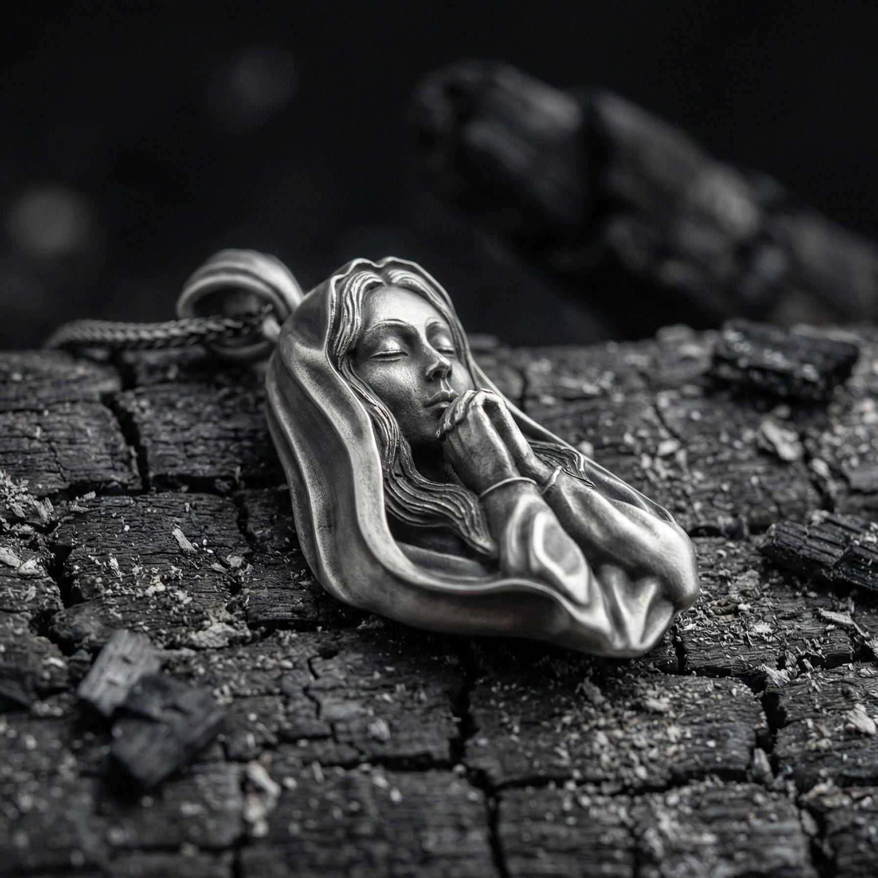 Dua Eden Meryem Ana Kolye, Oksitlenmiş Gümüş Dini Takı