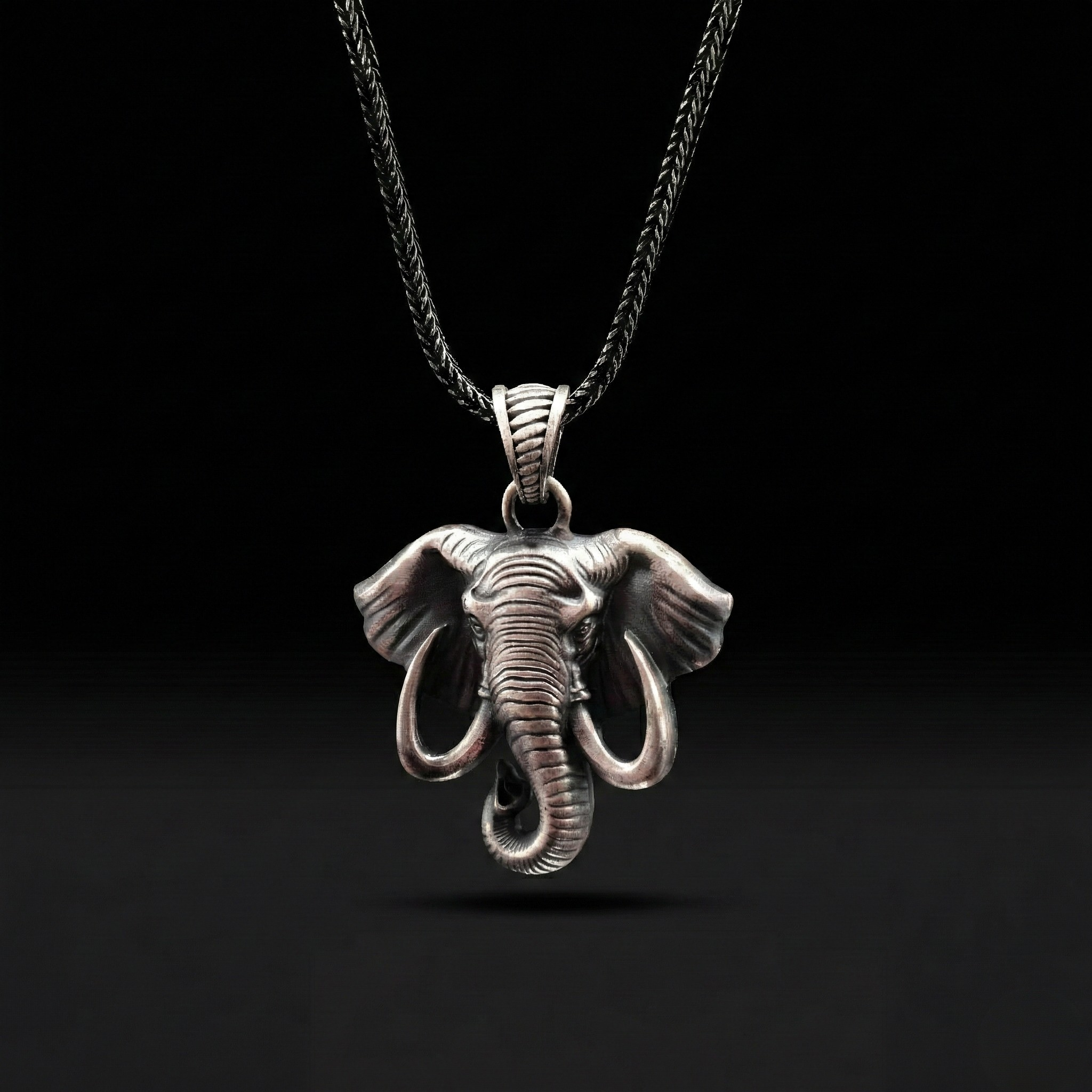 Fil Kolye Ucu: Oksitli Gümüş - El Yapımı Takı