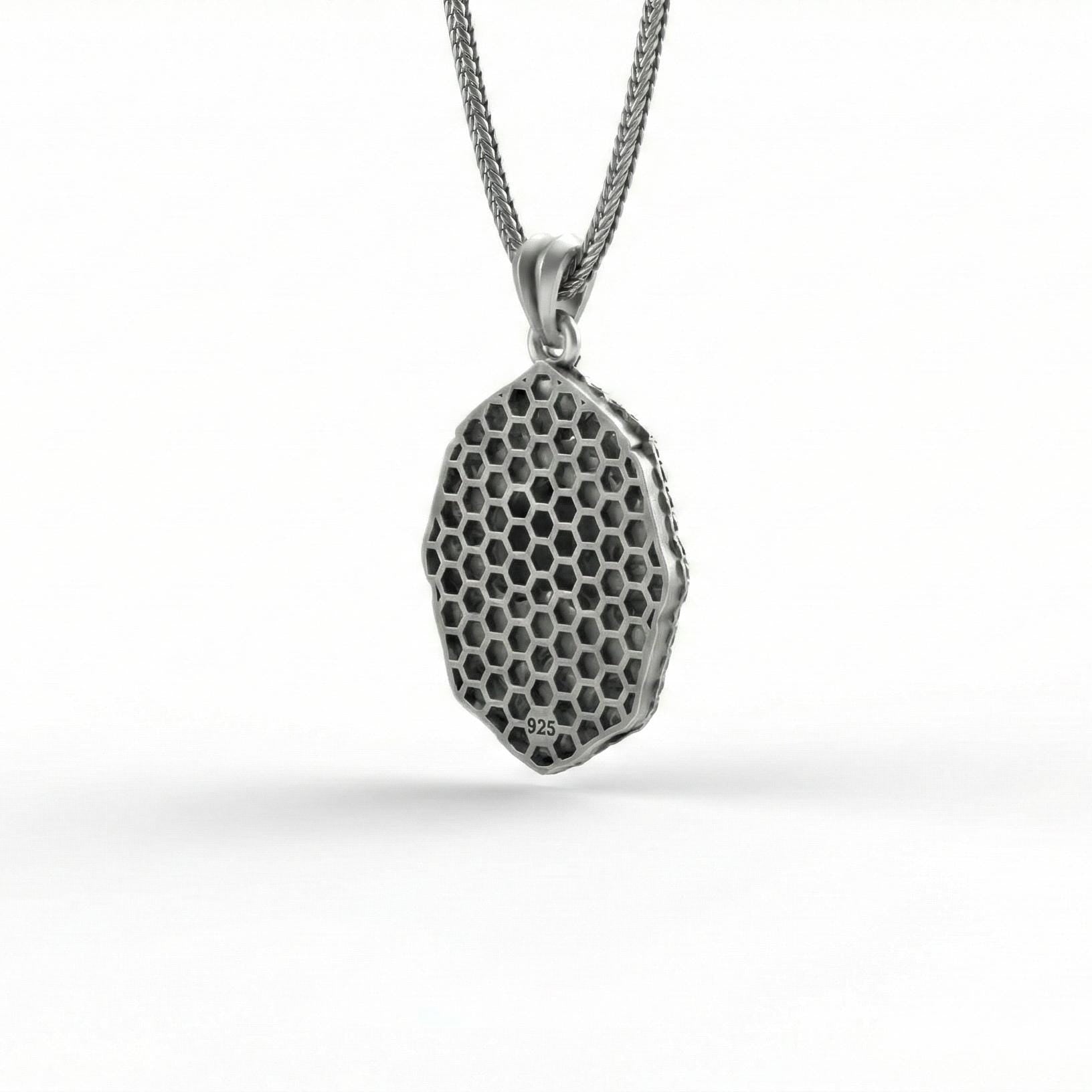 Süslemeli Kafatası Kolye Ucu Oksitlenmiş Gümüş Gotik Tarzı Gösterişli Takı