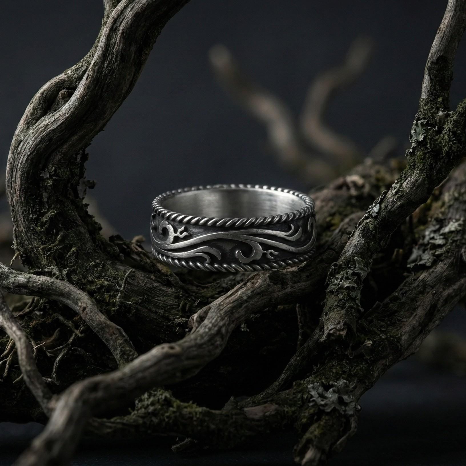 Oyma Sarmaşık Tasarımlı Gümüş Çift Yüzükleri