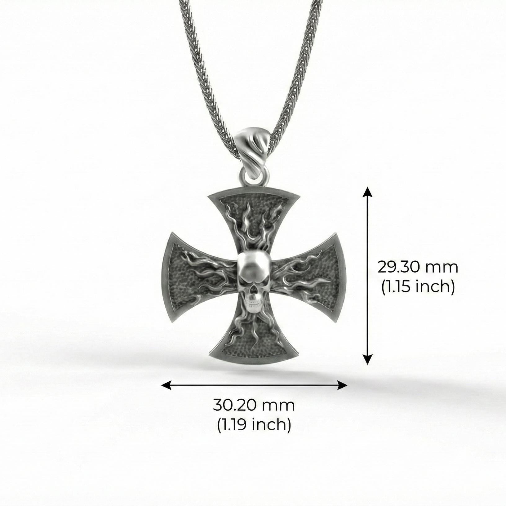 Oksitlenmiş Gümüş Kafatası Haç Kolye Gotik Alev Desenli Gösterişli Takı