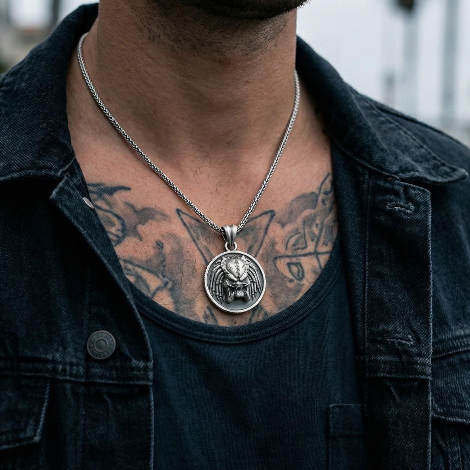 Uzaylı Canavar Kolye Oksitlenmiş Gümüş Korku Temalı Takı