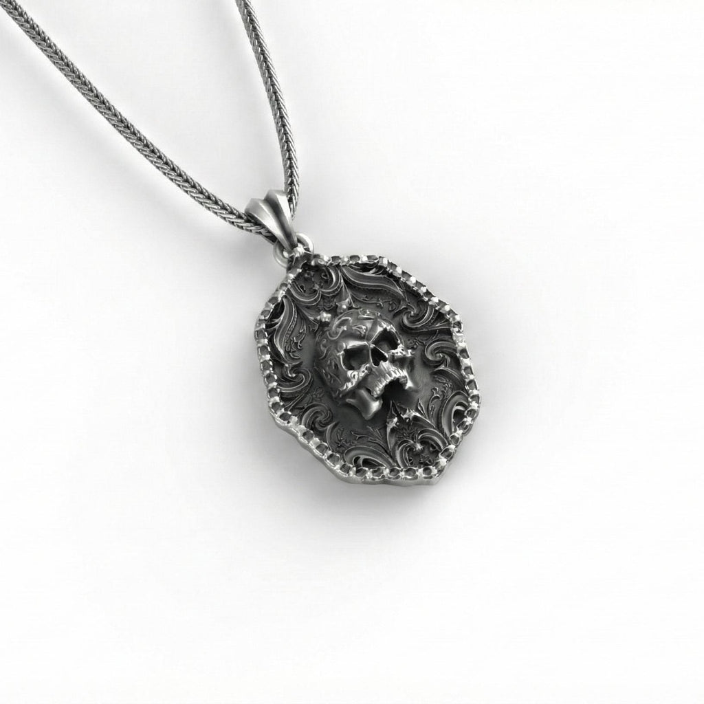 Süslemeli Kafatası Kolye Ucu Oksitlenmiş Gümüş Gotik Tarzı Gösterişli Takı