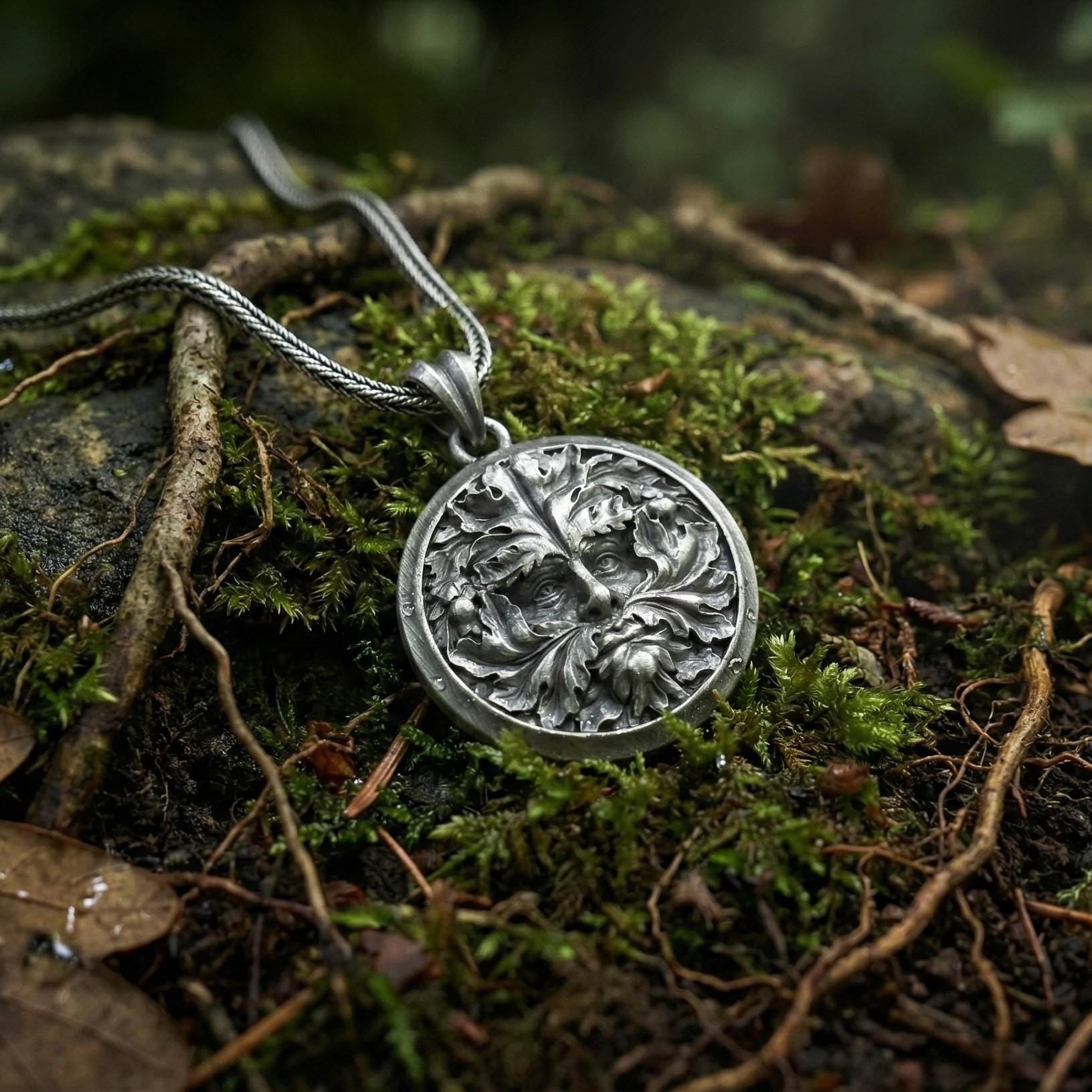 Oksitlenmiş Gümüş Yeşil Adam Orman Ruhu Kolye Ucu