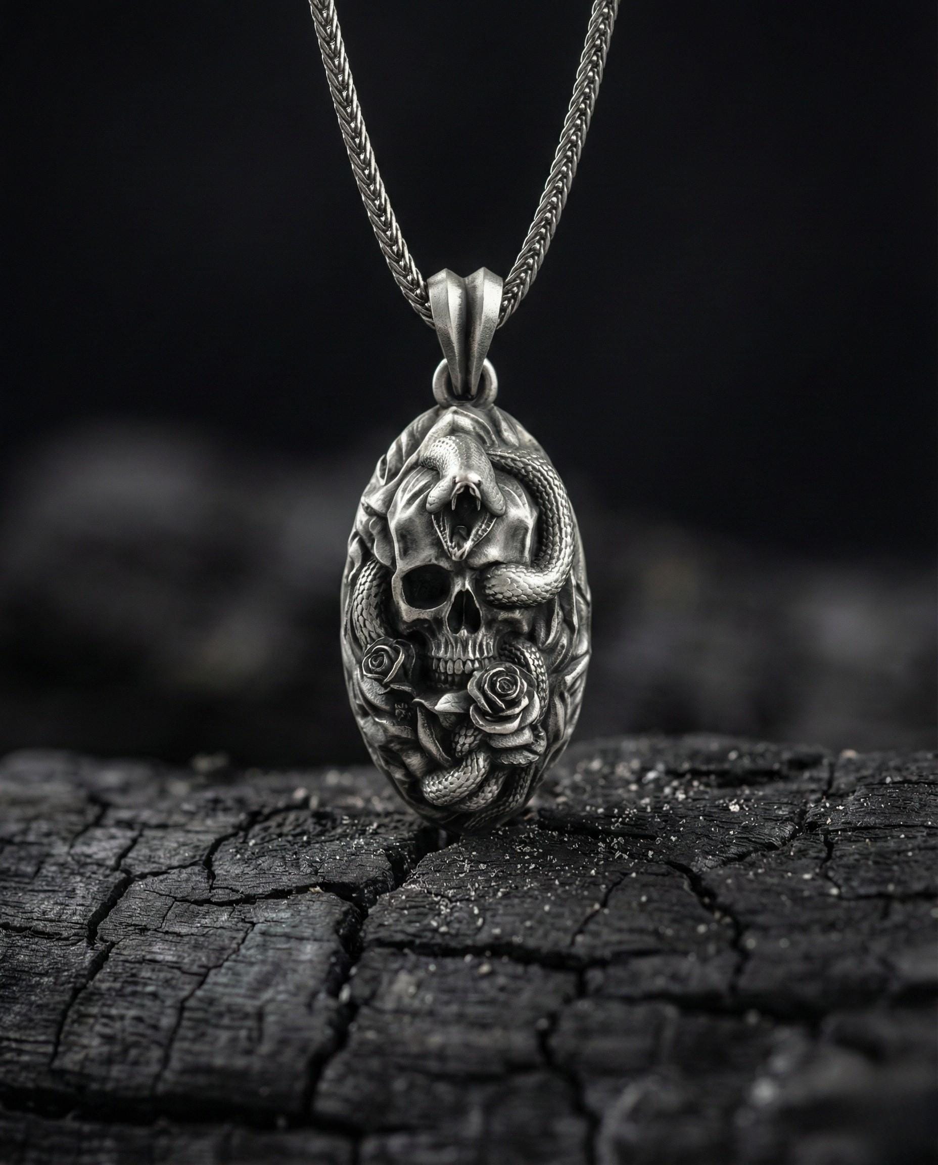 Gümüş Yılan Ve Kafatası Kolye Gotik Tak