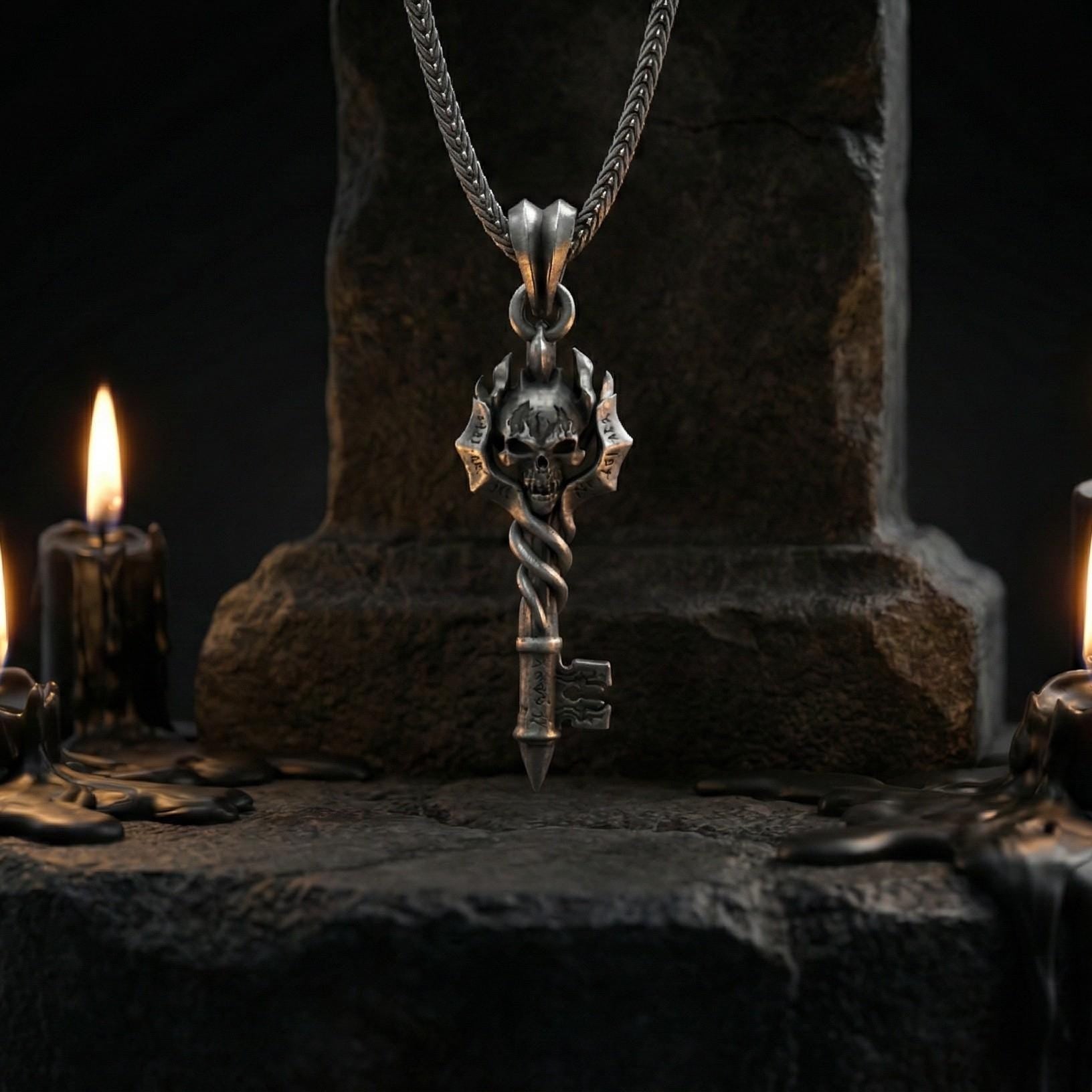 Gotik Kafatası Anahtar Gümüş Kolye