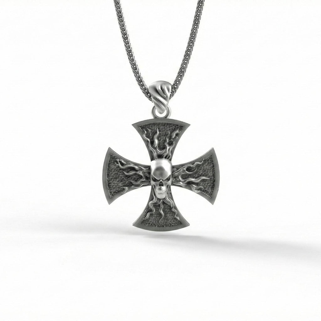 Oksitlenmiş Gümüş Kafatası Haç Kolye Gotik Alev Desenli Gösterişli Takı