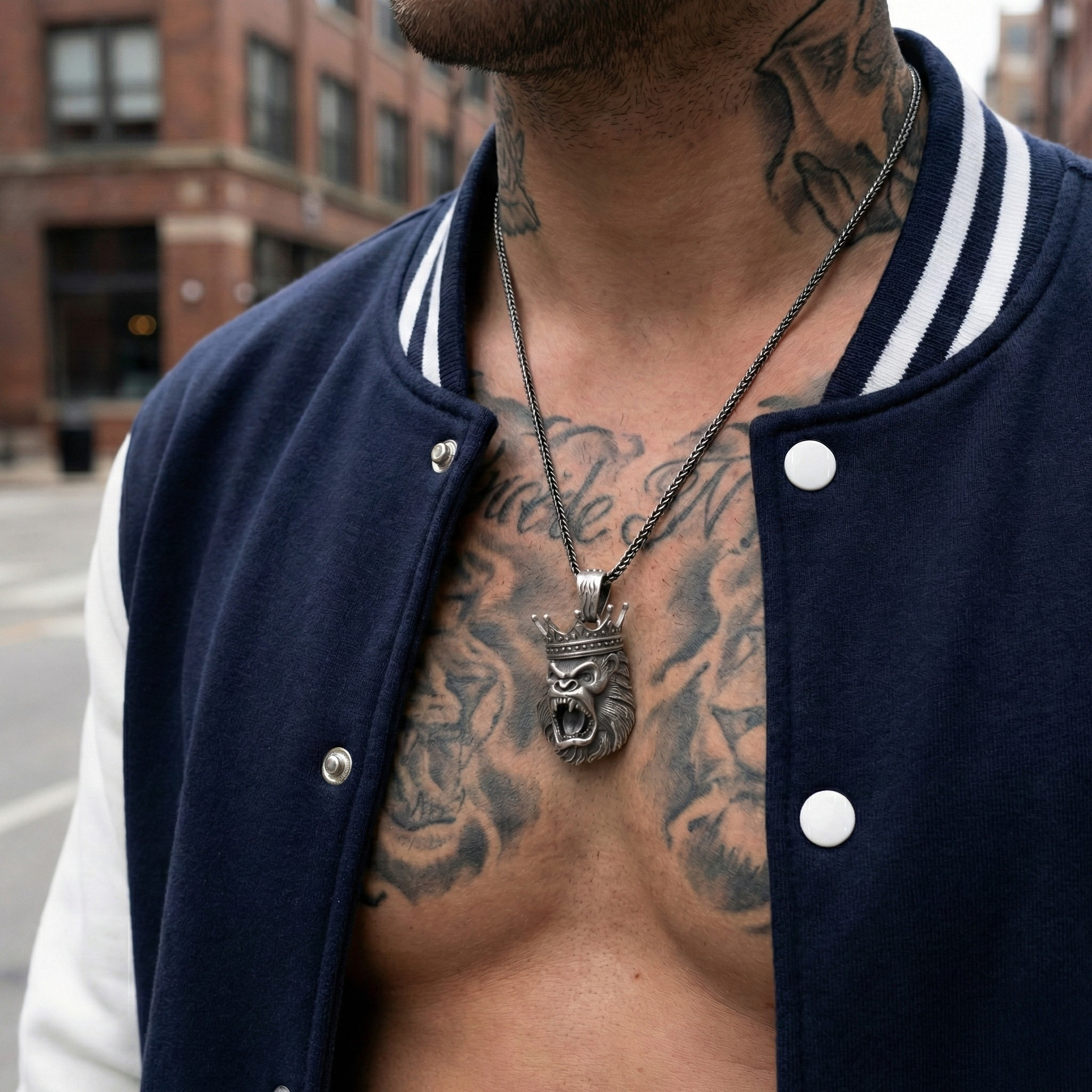 Goril Kolye: El Yapımı Oksitli 925 Ayar Gümüş Erkek Takısı