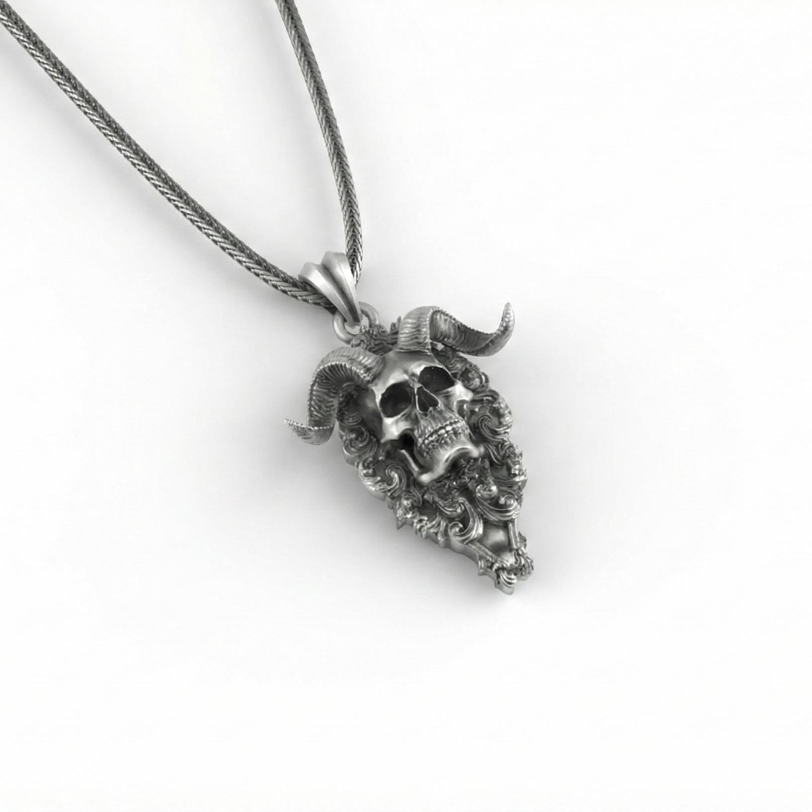 Boynuzlu Şeytan Kafatası Gümüş Kolye