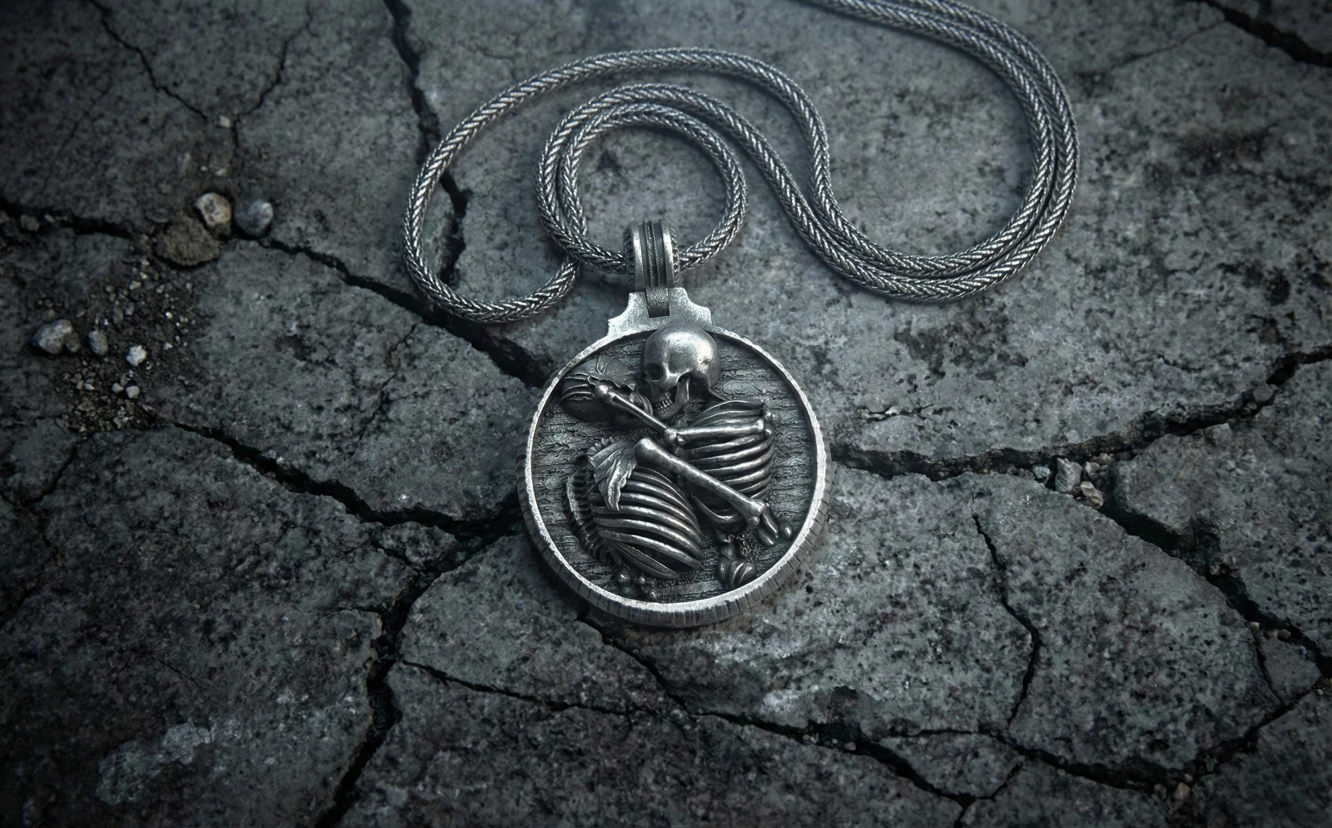 Gümüş Sarılan İskelet Çift Kolye Gotik Takı