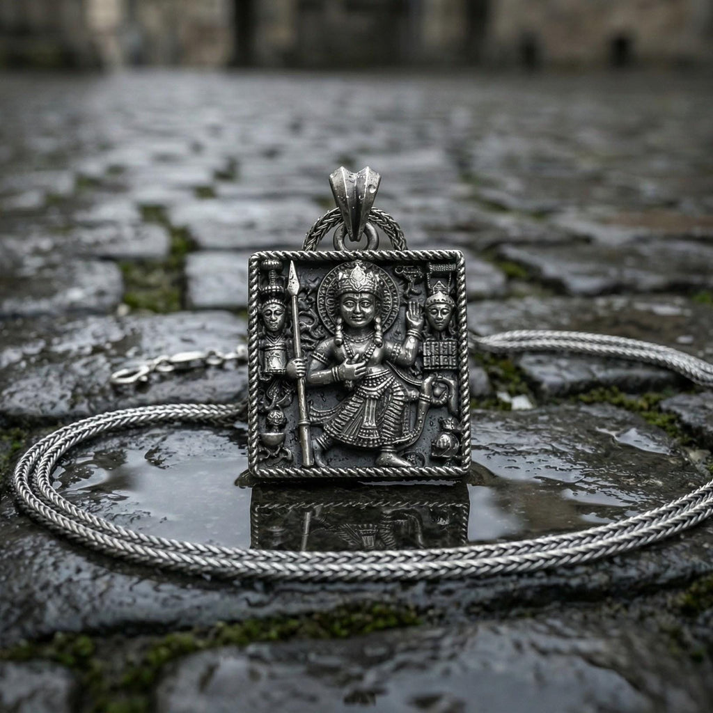 Durga Tanrıçası Kolye Ucu, Oksitlenmiş Gümüş Hindu Takısı