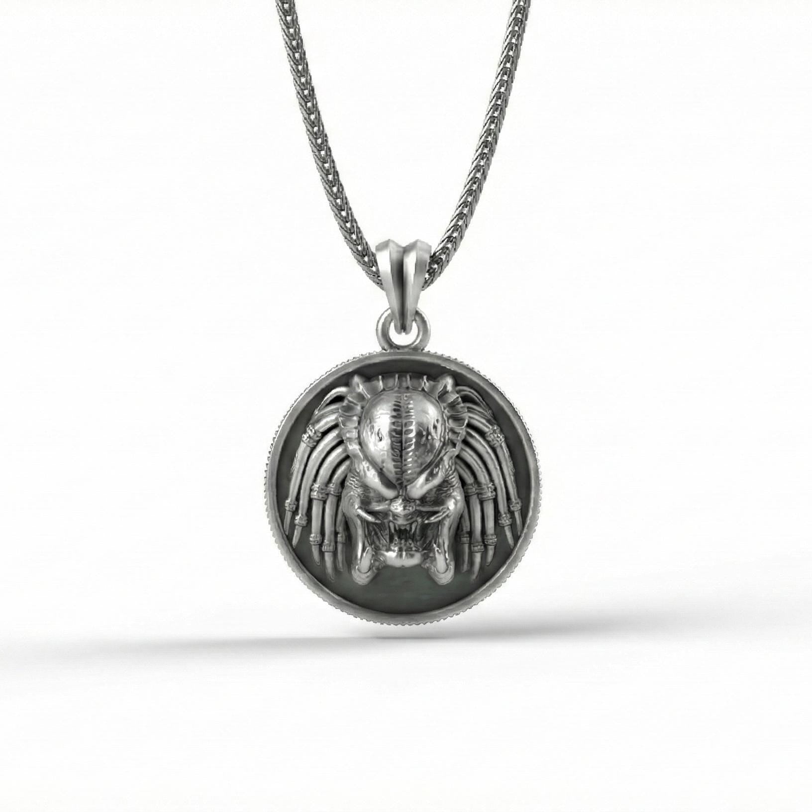 Uzaylı Canavar Kolye Oksitlenmiş Gümüş Korku Temalı Takı