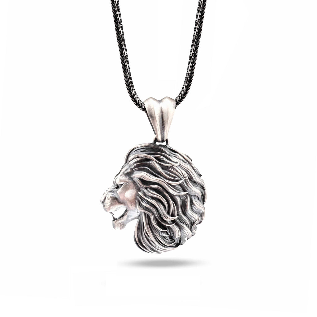 Aslan Kolye: Gotik Oksitli Gümüş - Erkekler İçin El Yapımı