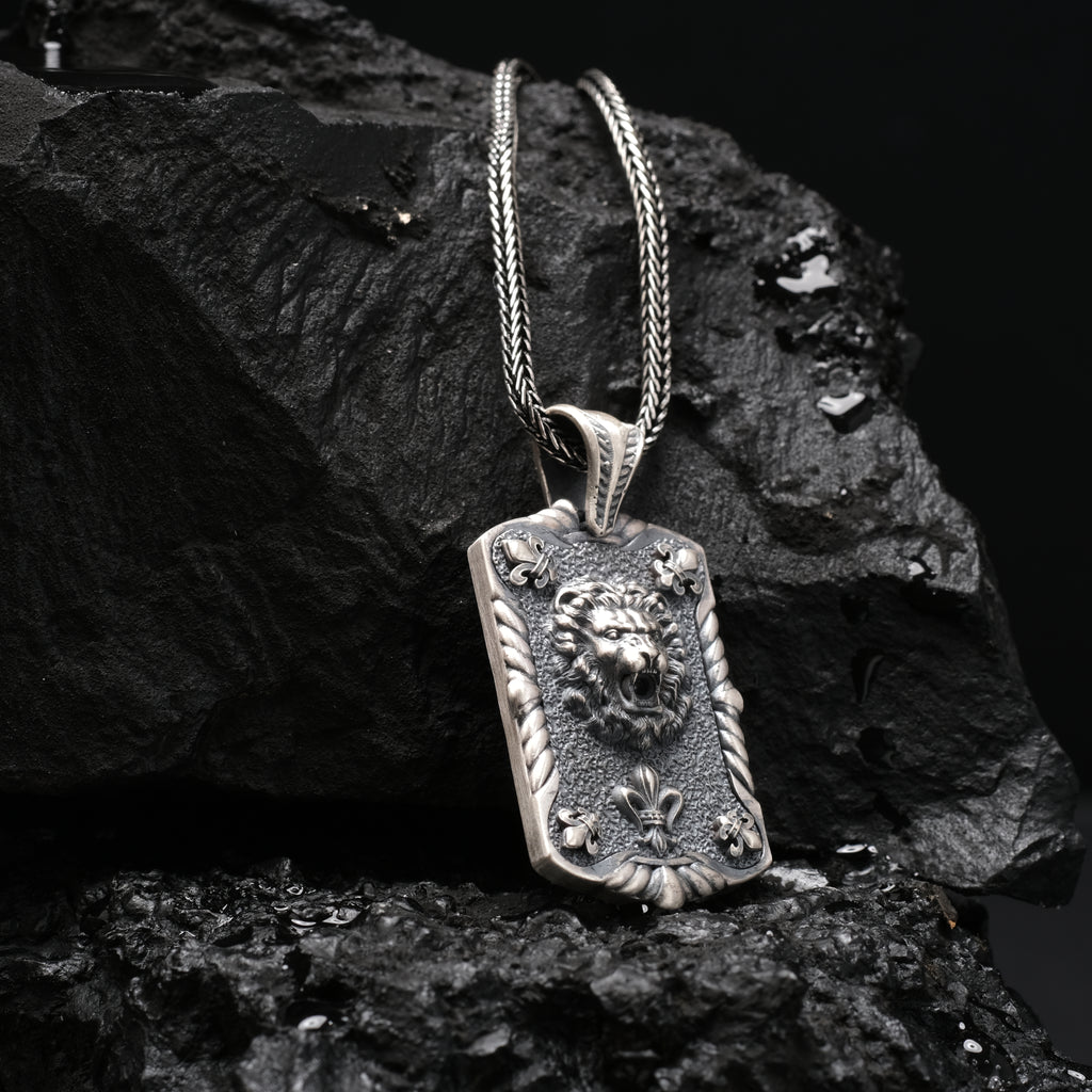 Aslan Kolye: El Yapımı Gotik Oksitli Gümüş Erkekler İçin