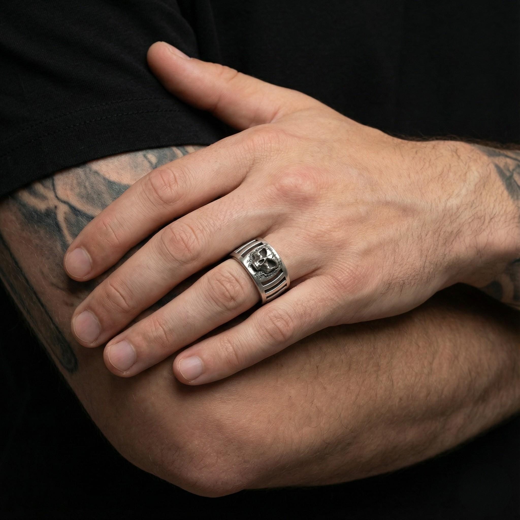 925 Ayar Gümüş Kafatası Yüzüğü – Erkekler için Oksitlenmiş Gotik Kafes Tarzı Yüzük
