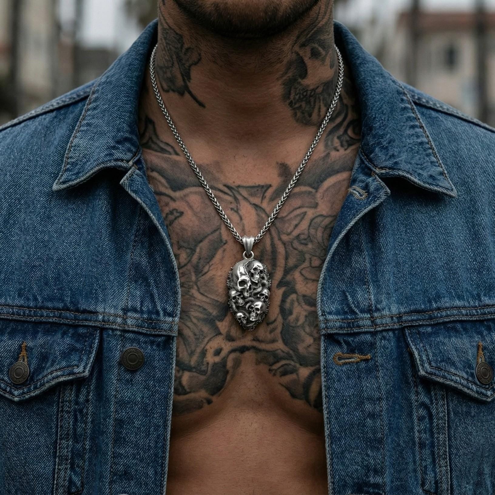 Gotik Kafatası Ve Yılan Temalı Gümüş Kolye