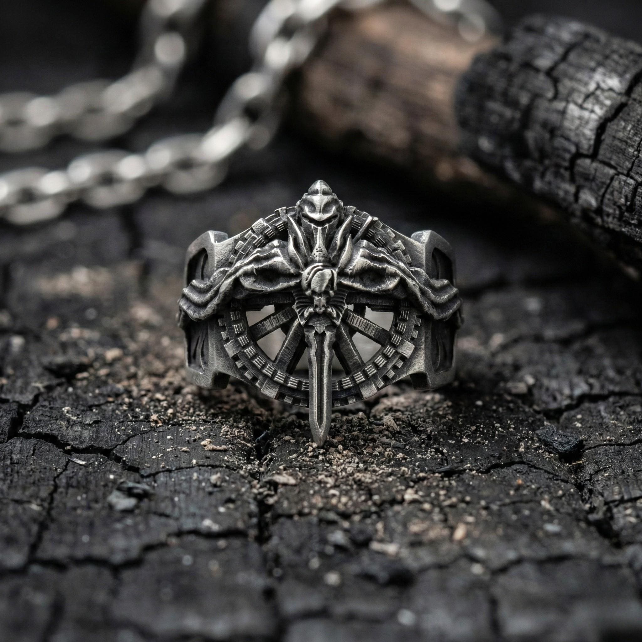 Gümüş Şövalye Yüzük – Kılıç Detaylı Ortaçağ Temalı Takı