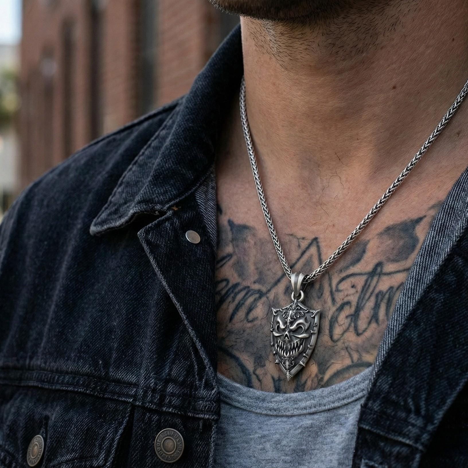 Gümüş Canavar Maskesi Kalkan Kolye