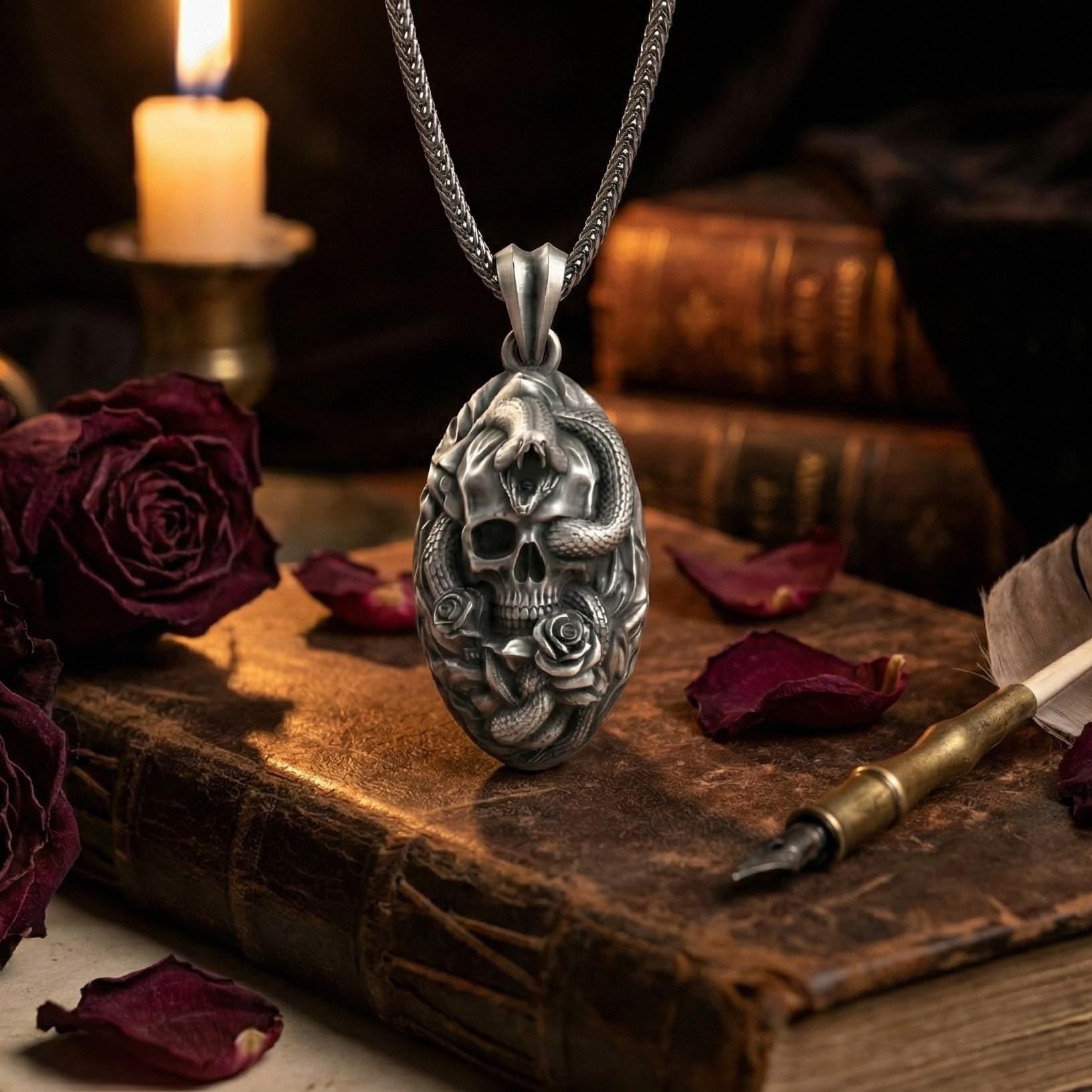 Gümüş Yılan Ve Kafatası Kolye Gotik Tak