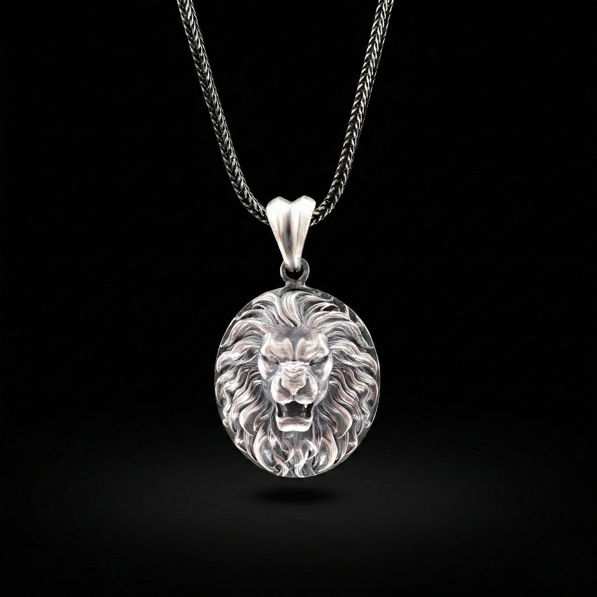 Aslan Kolye: Oksitli Gümüş - El Yapımı Erkek Takısı