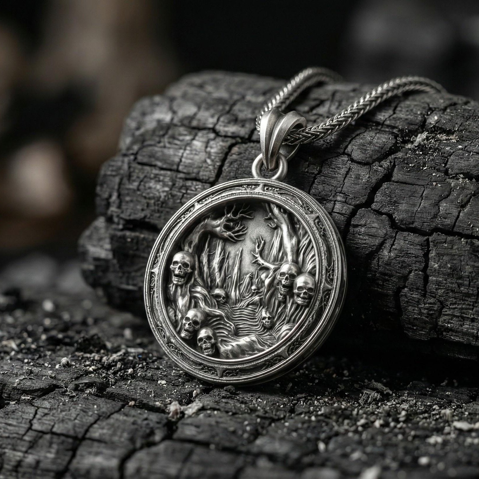 Gotik Kafatası Orman Gümüş Kolye Ucu