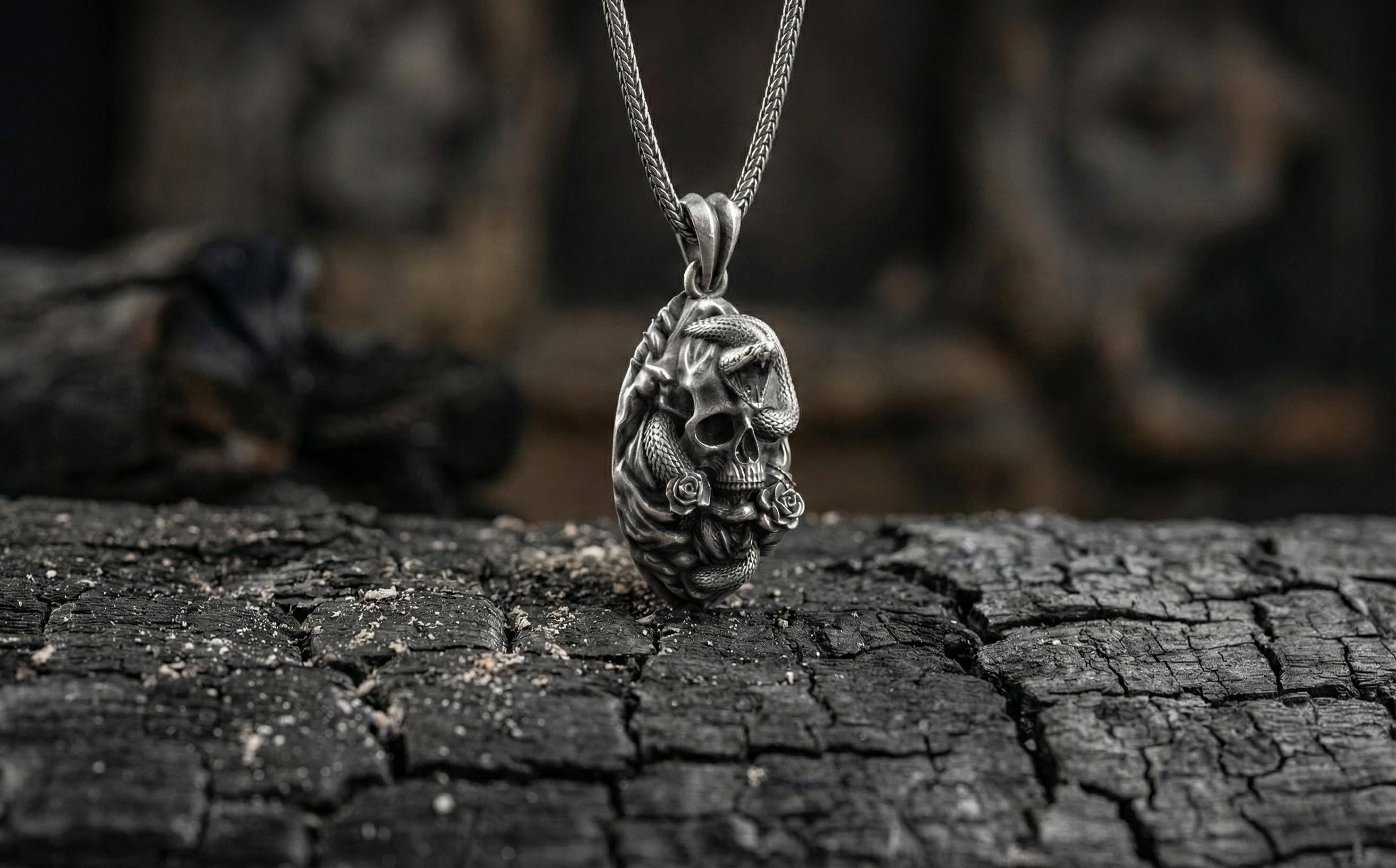 Gümüş Yılan Ve Kafatası Kolye Gotik Tak