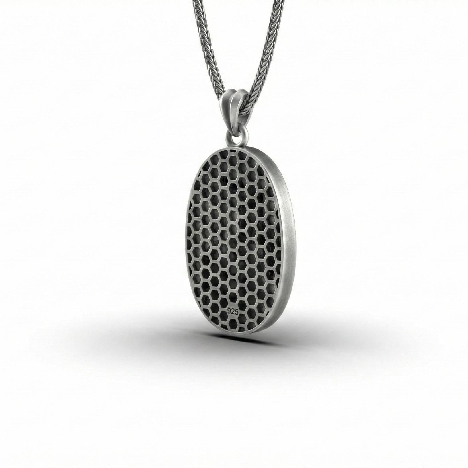 Roma Gladyatör Kolye Ucu Oksitlenmiş Gümüş Savaşçı Kalkanı Şeklinde Takı