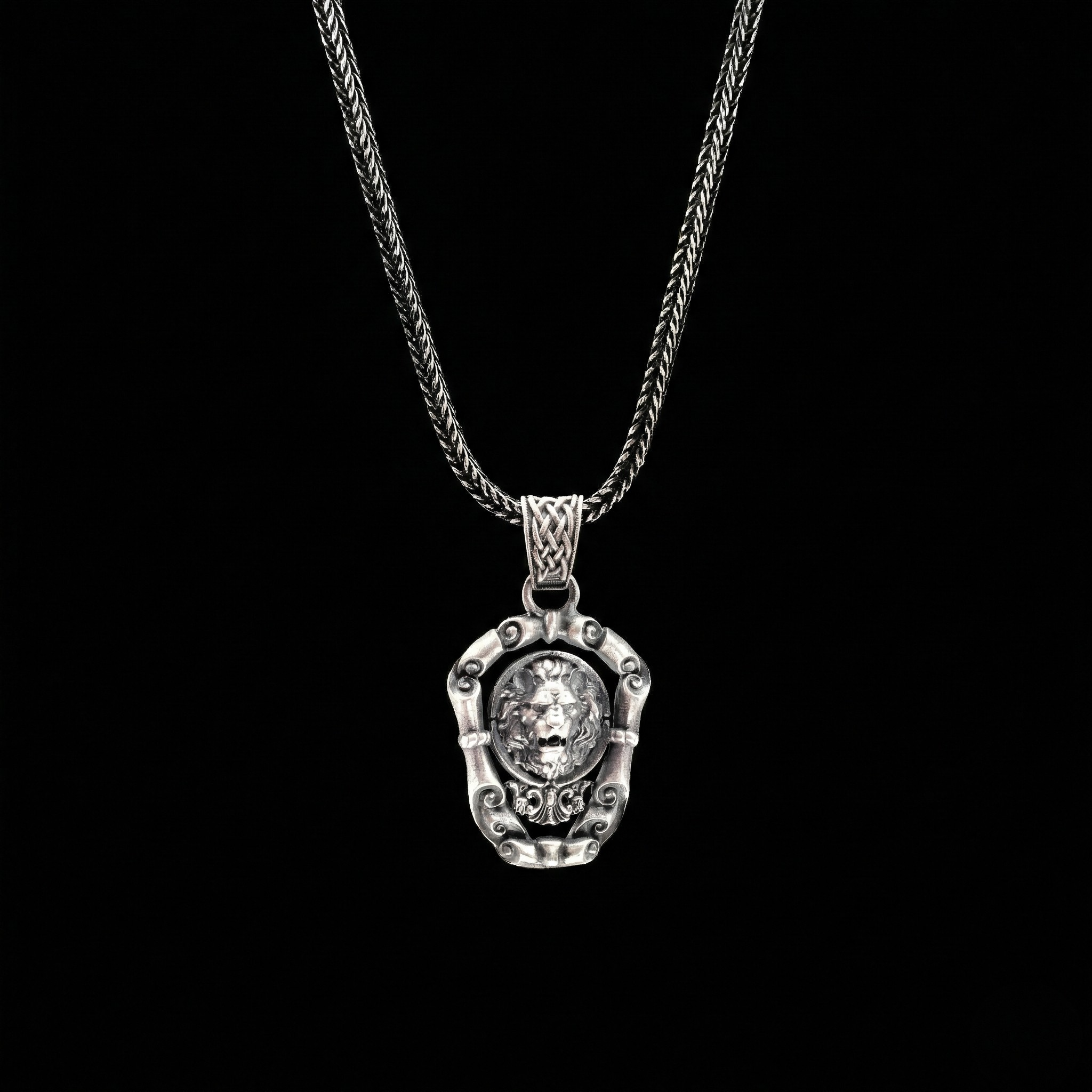 Aslan Kolye: Oksitli 925 Ayar Gümüş - El Yapımı Erkek Takısı