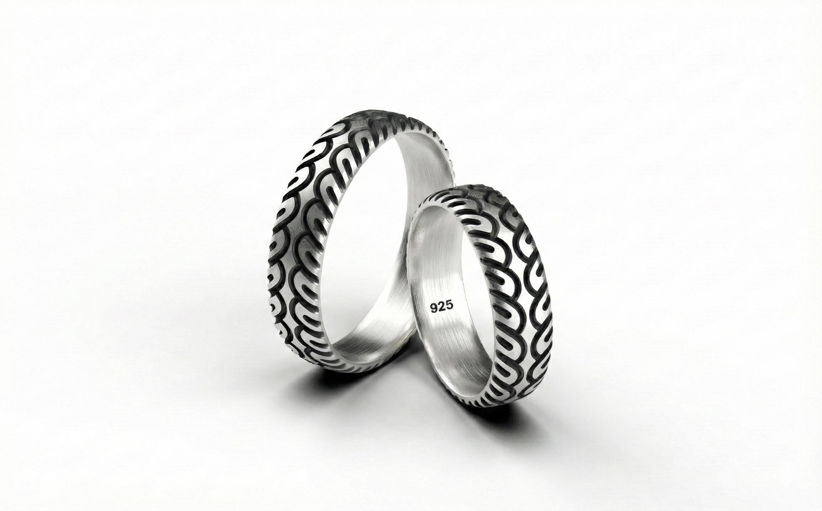 925 Ayar Gümüş Arazi Lastiği Desenli Unisex Yüzük