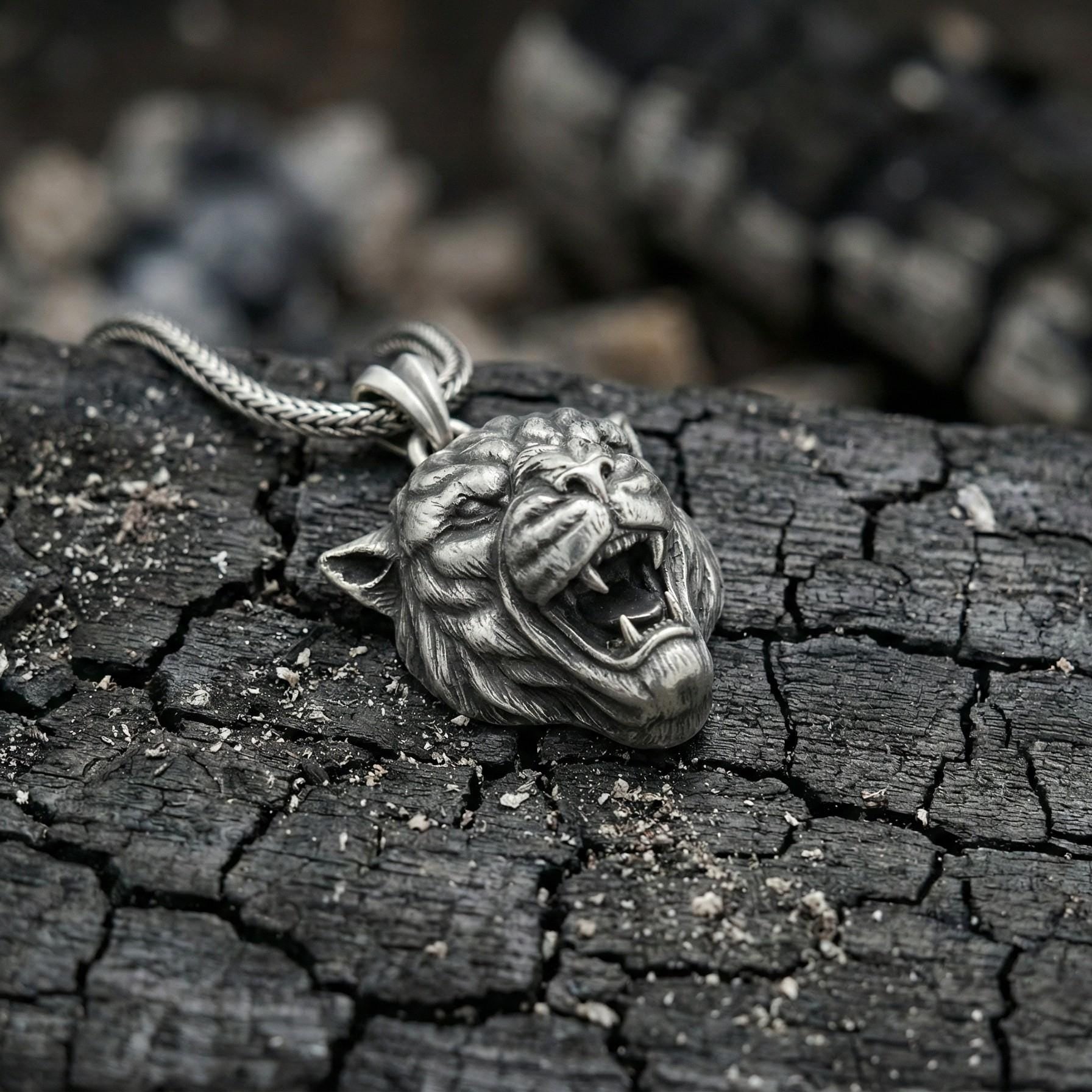 Oksitlenmiş Gümüş Kaplan Başlı Kolye Ucu