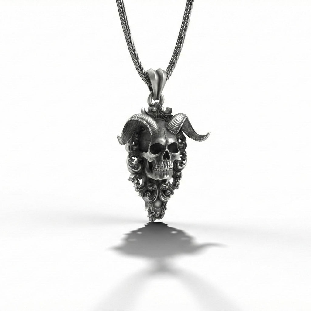 Boynuzlu Şeytan Kafatası Gümüş Kolye